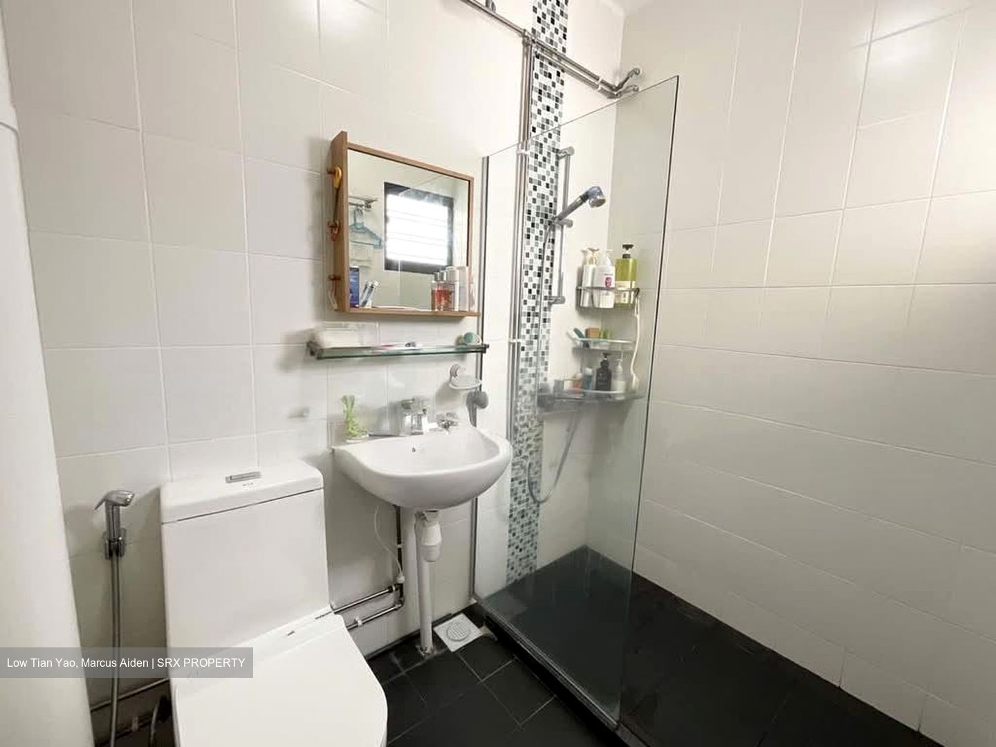 Blk 244 Jurong East Street 24 (Jurong East), HDB 3 Rooms #574918471